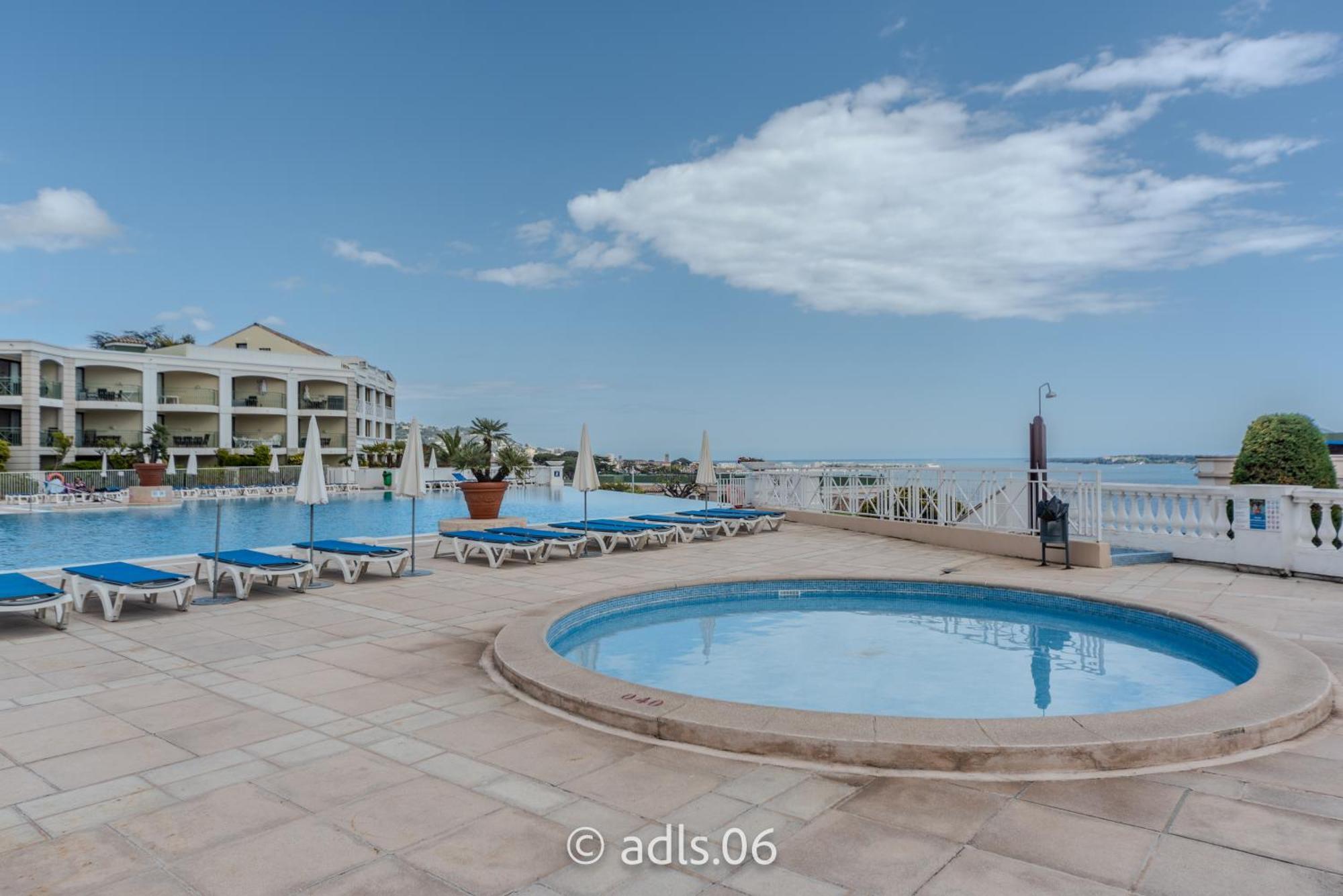 Studio Vue mer et Piscine Climatisation Wifi Cannes Esterno foto